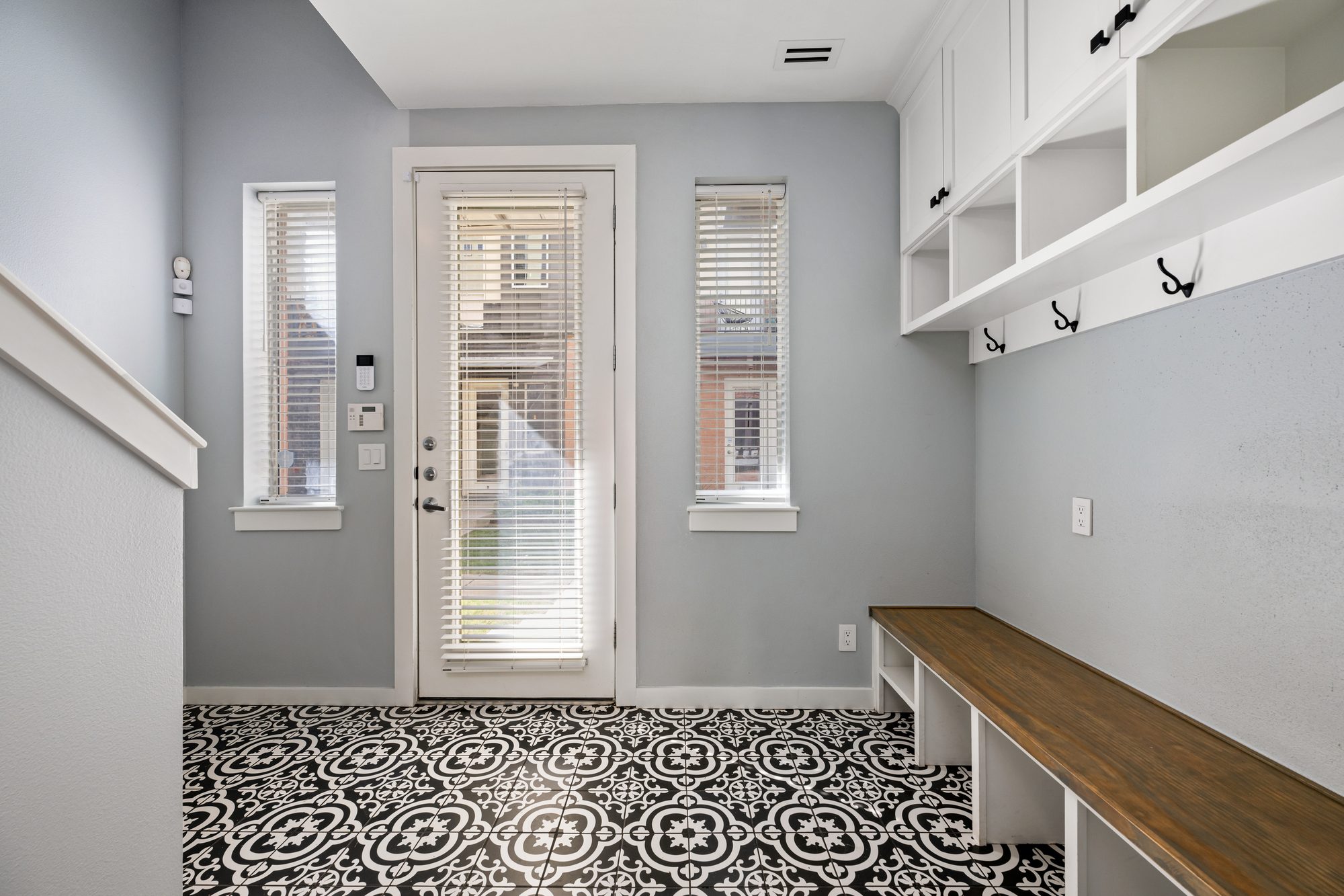 1209 Kinney Ave, Unit D photo 8