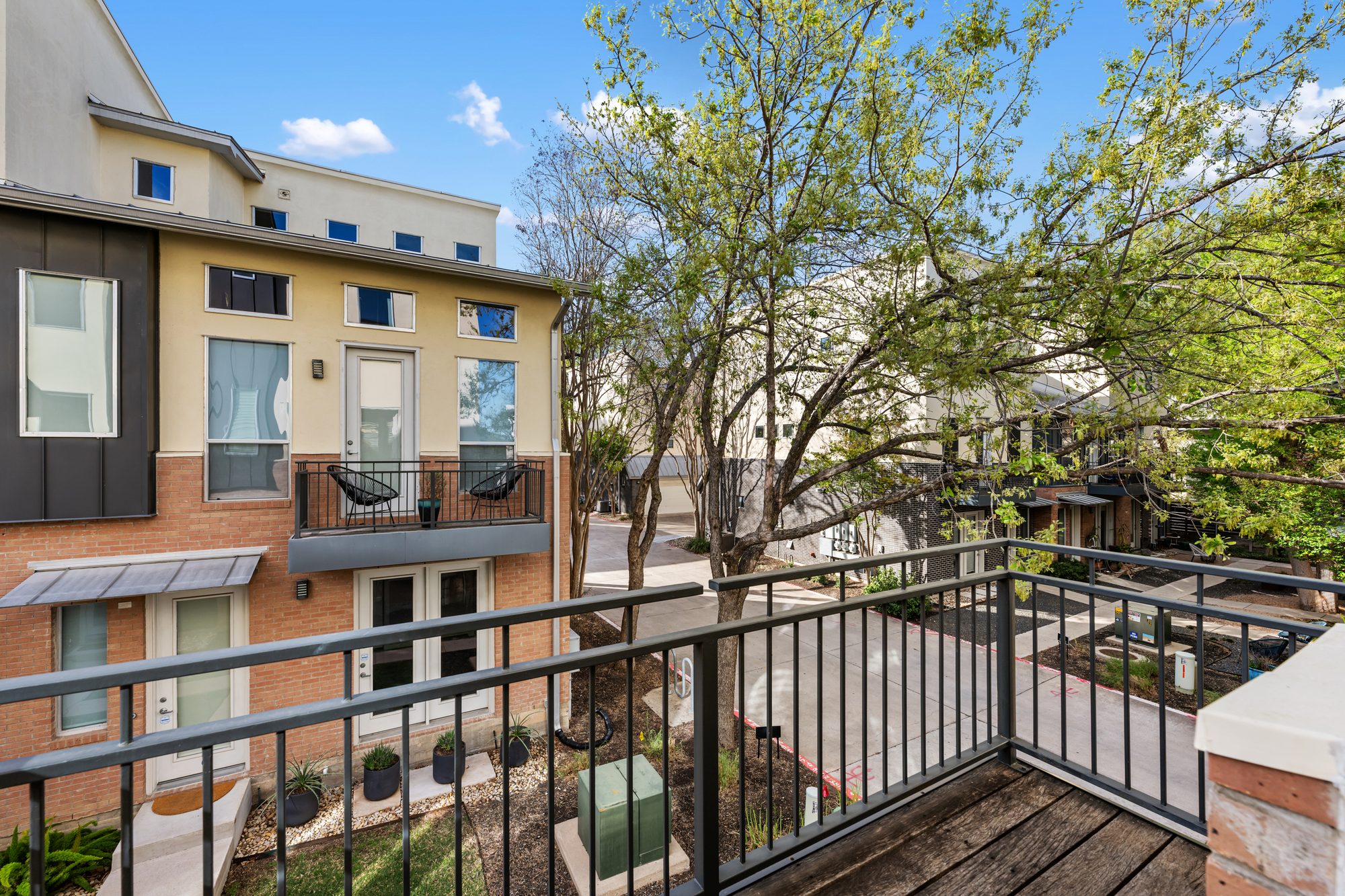 1209 Kinney Ave, Unit D photo 17