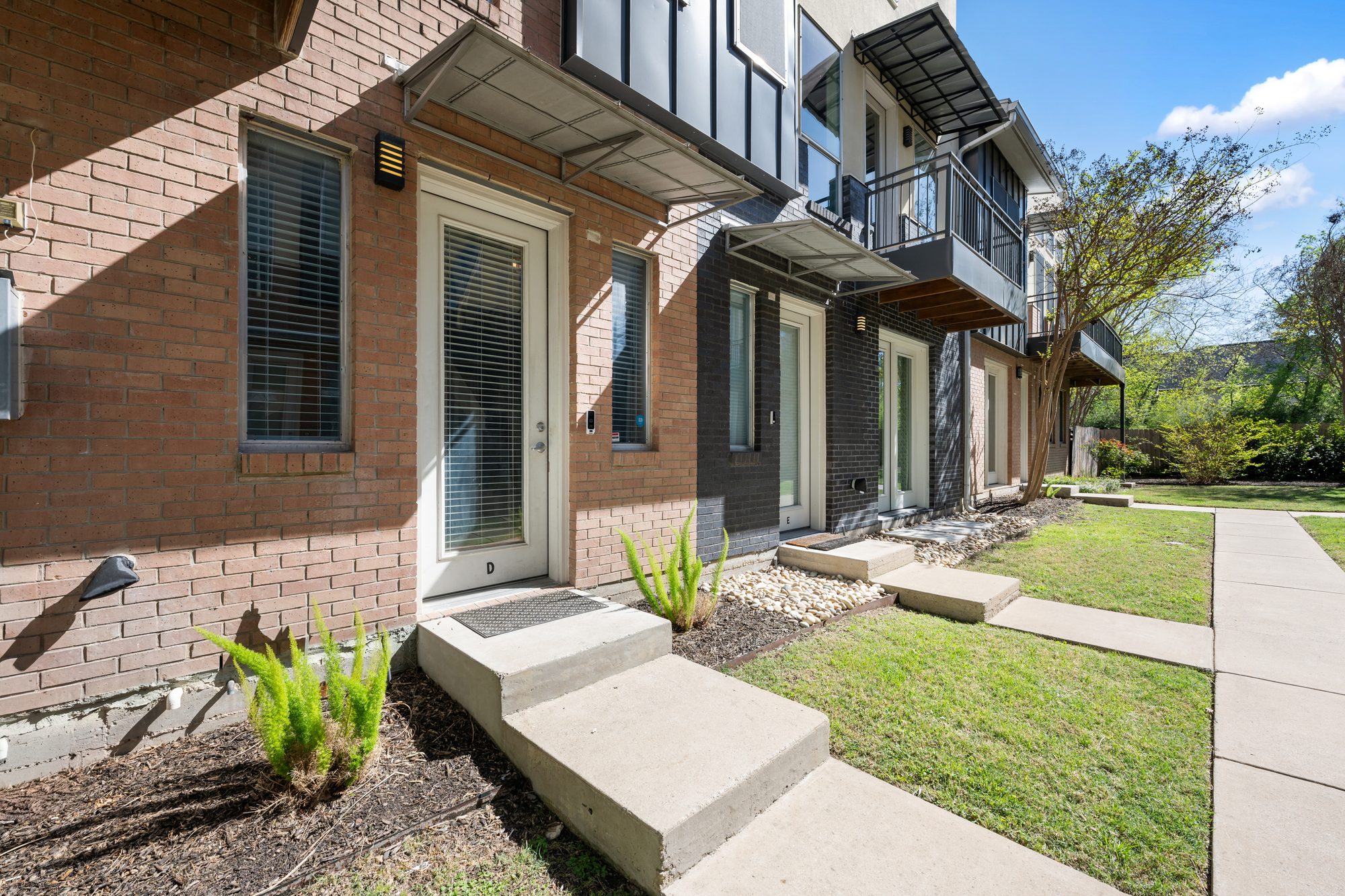 1209 Kinney Ave, Unit D photo 7